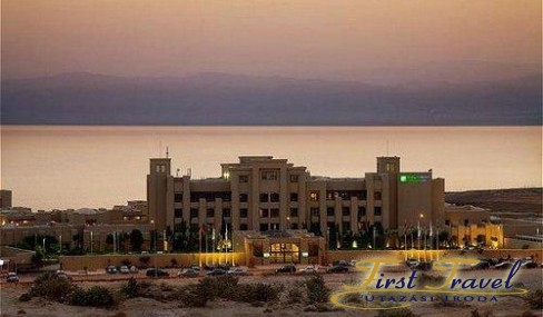 Holiday Inn Resort 00-.jpg