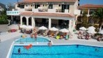 Letsos Hotel 02-medence