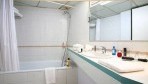 Hotel Fertel Maillot03-fürdő.jpg