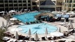 Hilton Resort Front 00.jpg