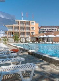 Riva Hotel ***