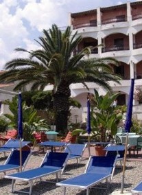 Kalos Hotel ***