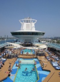3 éjszakás hajóút Hajótársaság: Royal Caribbean Hajó neve: Independence of the Seas Útvonal: Port Canaveral-Nassau-CocoCay-Port Canaveral 